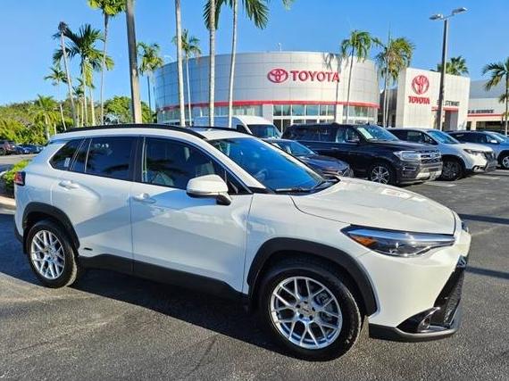 TOYOTA COROLLA CROSS 2024 7MUFBABG8RV042128 image